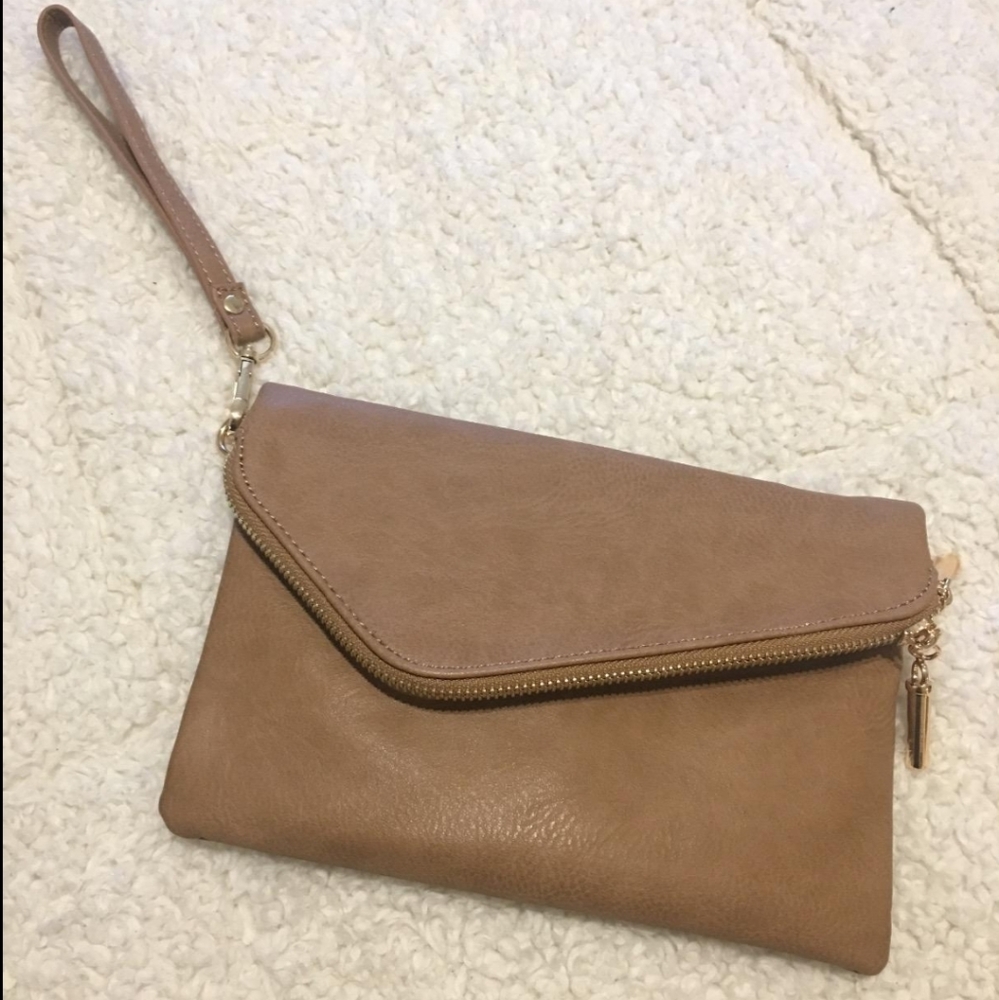 Wristlet/clutch/crossbody bag.